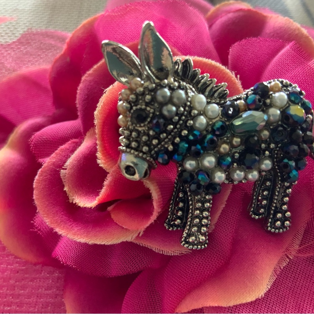 NWOT Cutest little donkey brooch marcasite stones etc. - Picture 3 of 3